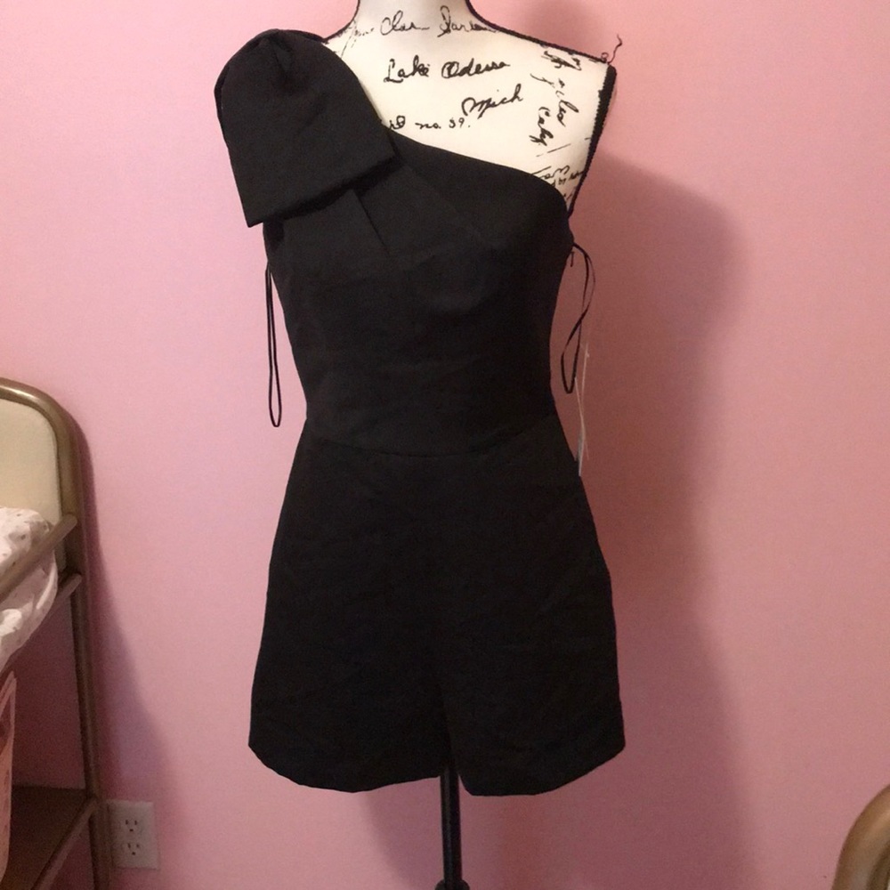 JAYGODFREY Black One-Shoulder Romper with Draped Detail